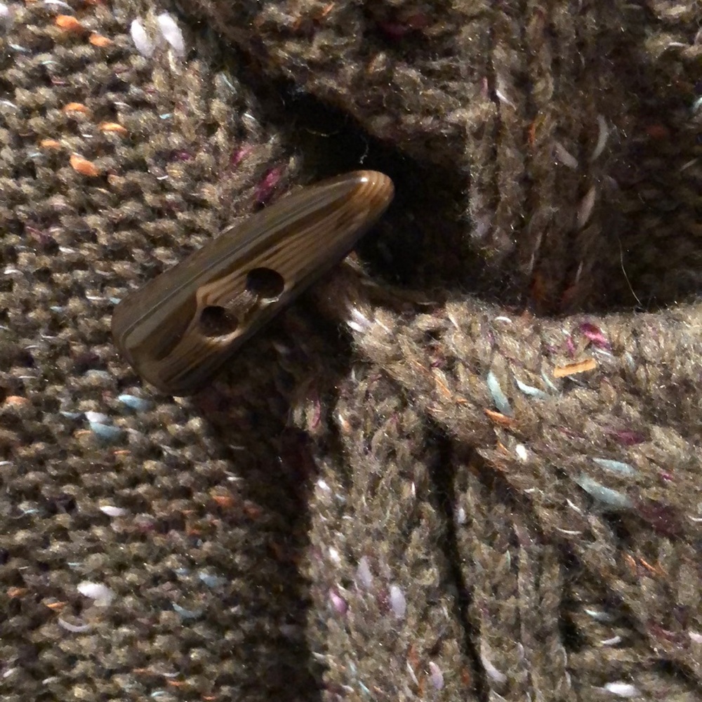 Beautiful Sweater 🍂🍁 - Picture 4 of 6